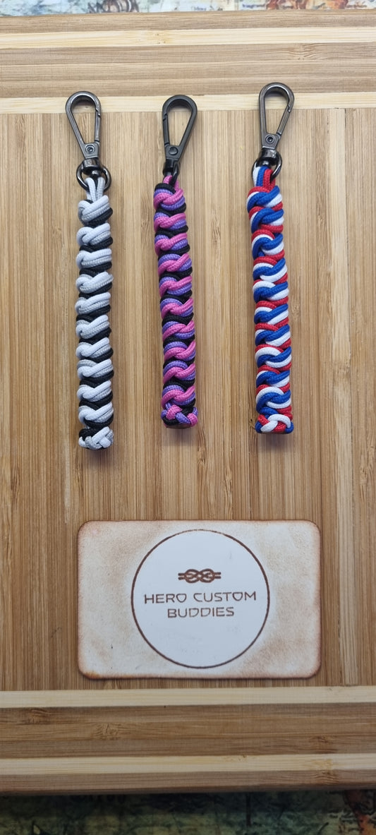 Simple Minimalist Tri-colour Snake Knot Paracord Keychain