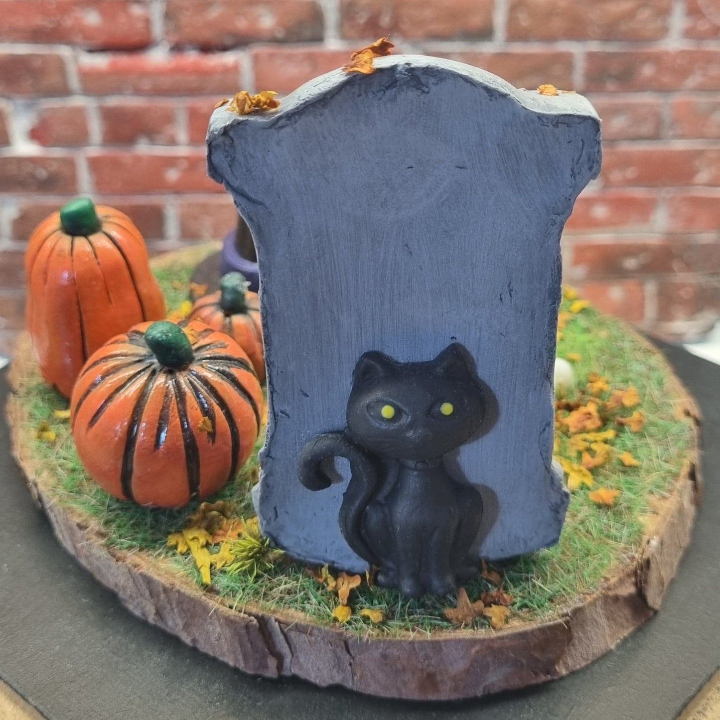 Halloween Diorama Graveyard Scene Ornament - Skull & Cross bones Tombstone