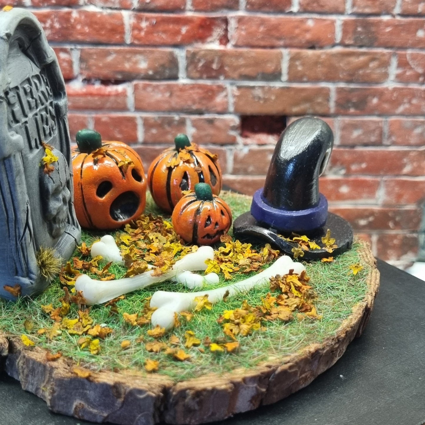 Halloween Diorama Graveyard Scene Ornament - Here Lies Tombstone