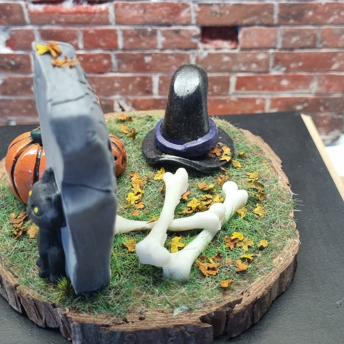 Halloween Diorama Graveyard Scene Ornament - RIP Tombstone