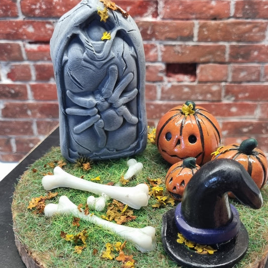 Halloween Diorama Graveyard Scene Ornament - Spider Tombstone