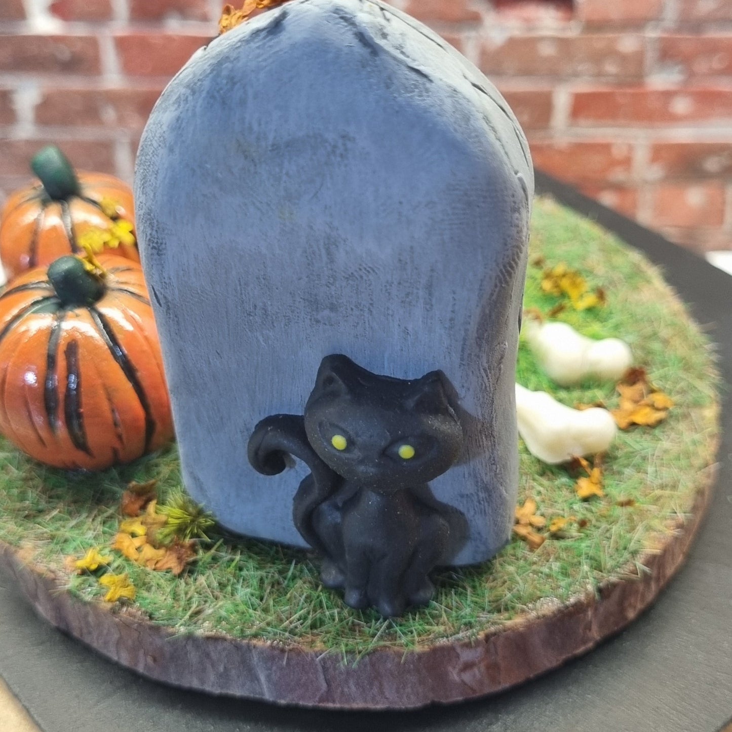 Halloween Diorama Graveyard Scene Ornament - Spider Tombstone