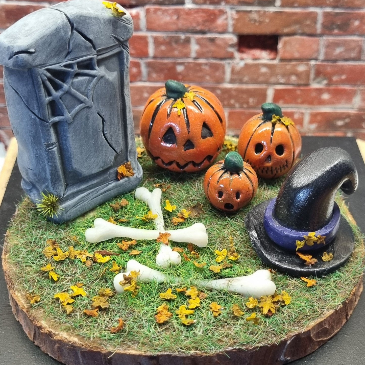 Halloween Diorama Graveyard Scene Ornament - Spiders web Tombstone