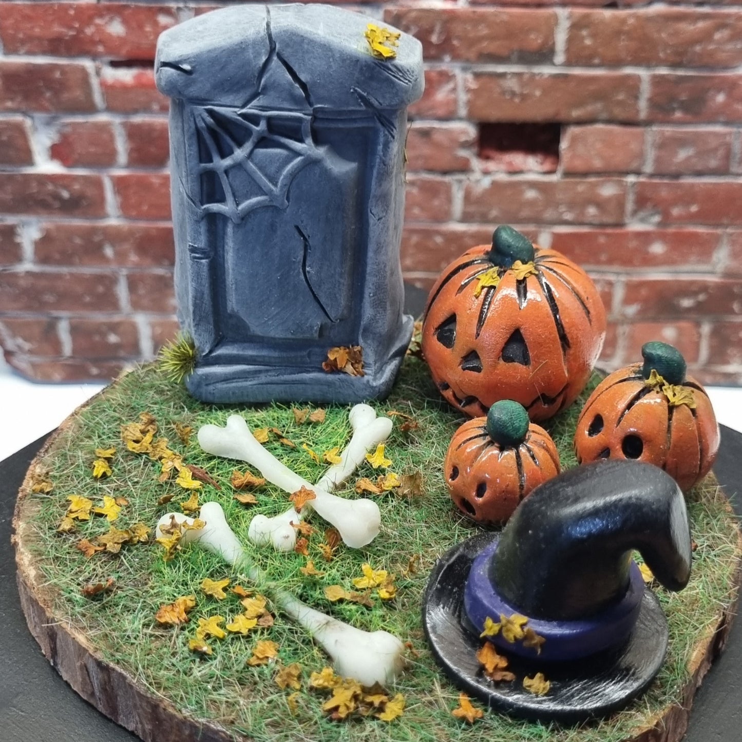 Halloween Diorama Graveyard Scene Ornament - Spiders web Tombstone