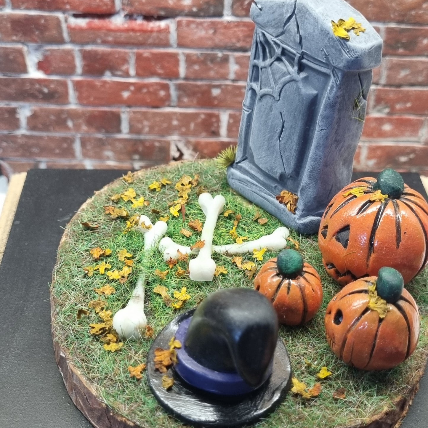 Halloween Diorama Graveyard Scene Ornament - Spiders web Tombstone
