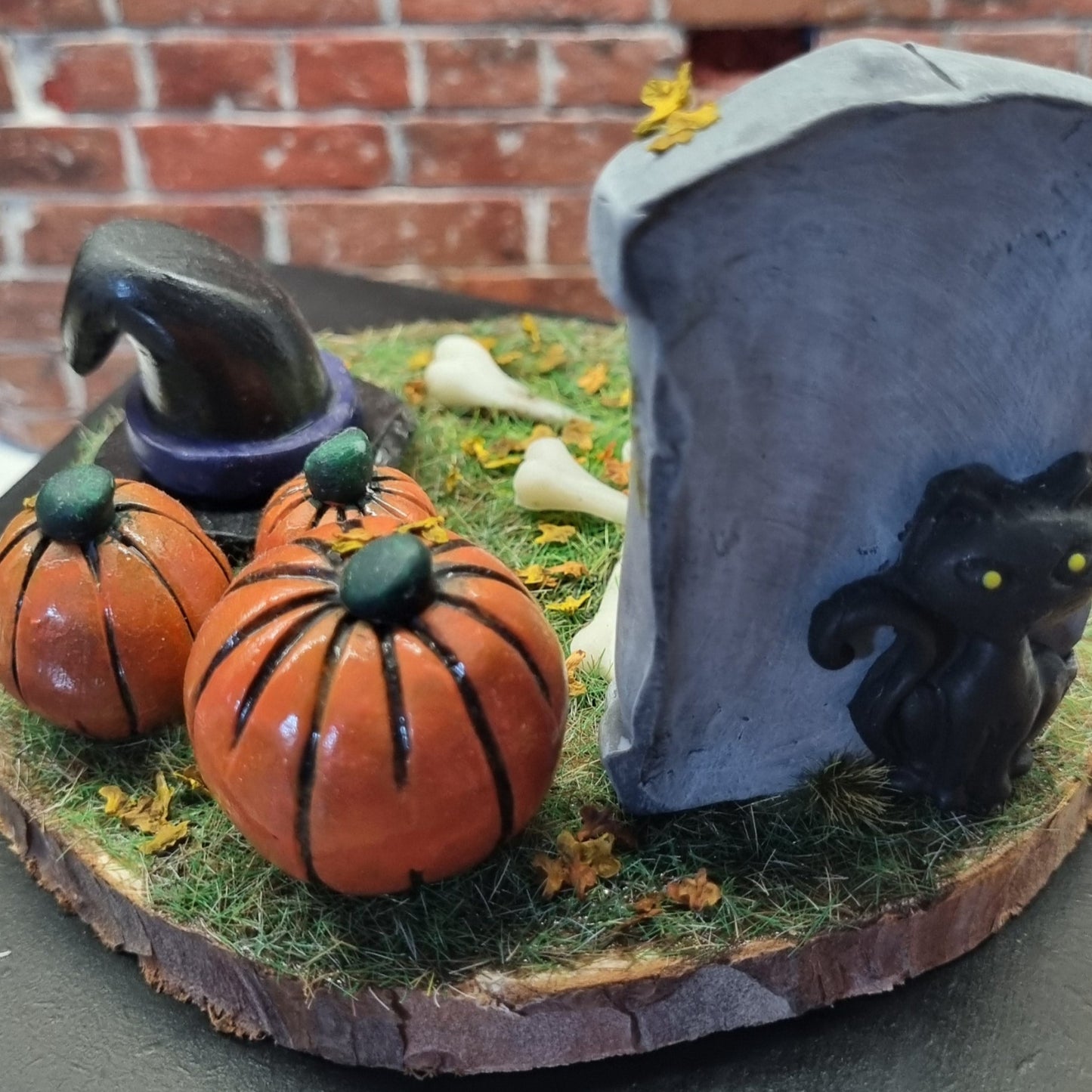 Halloween Diorama Graveyard Scene Ornament - Spiders web Tombstone