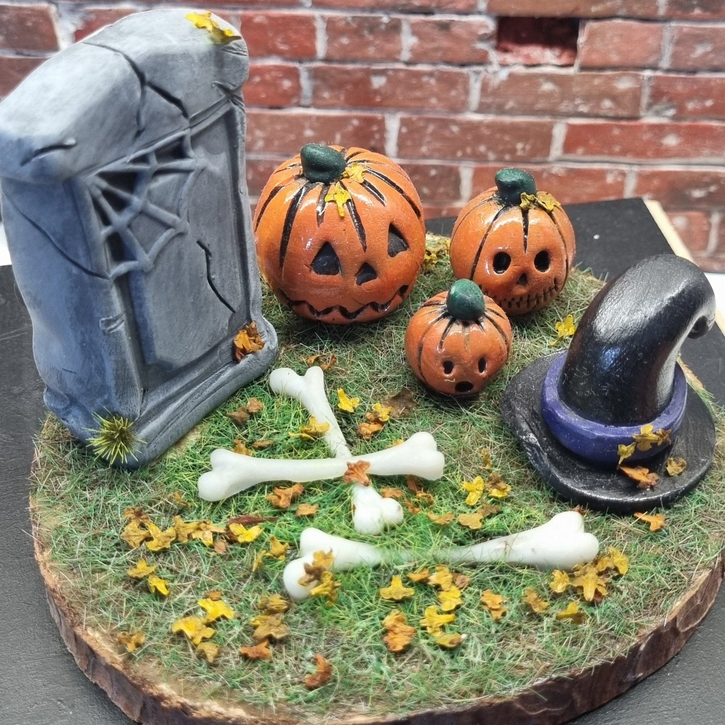 Halloween Diorama Graveyard Scene Ornament - Spiders web Tombstone