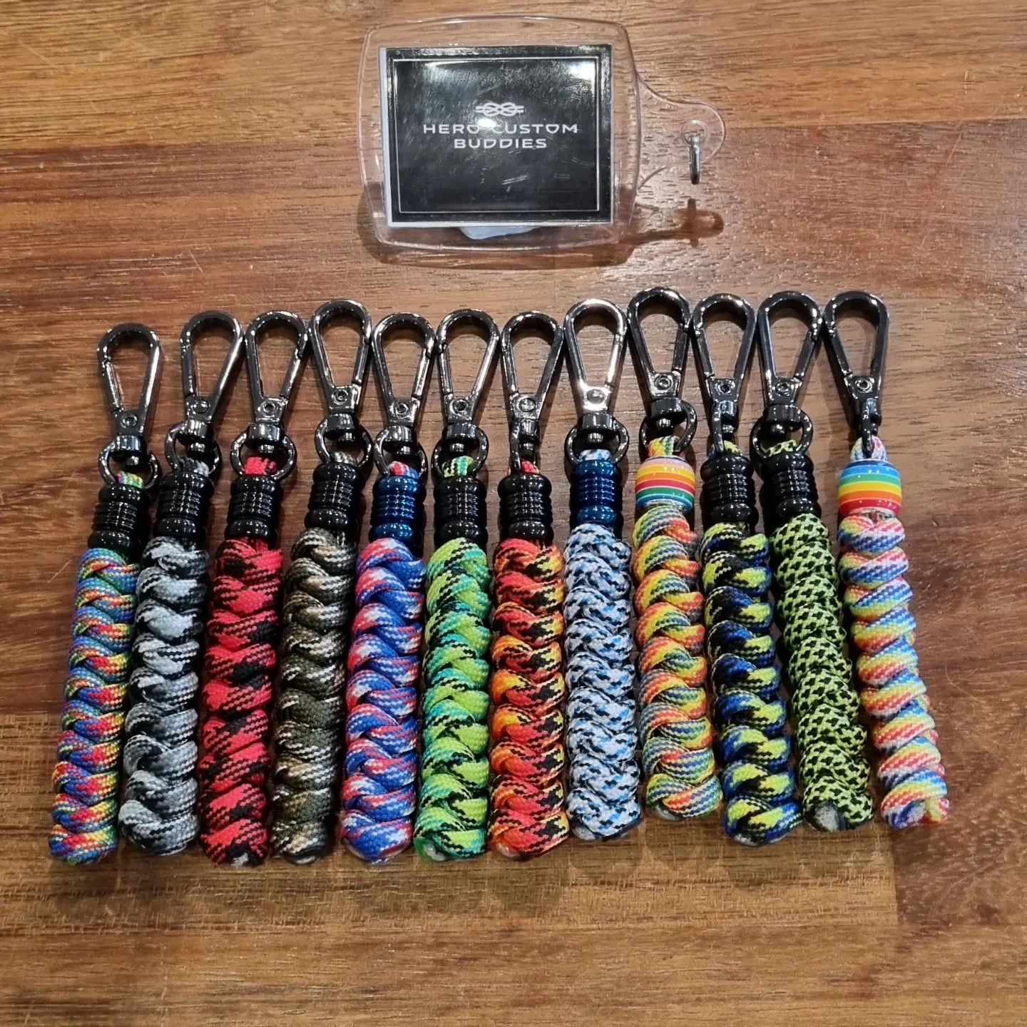 Simple Minimalist Snake Knot Paracord Keychain
