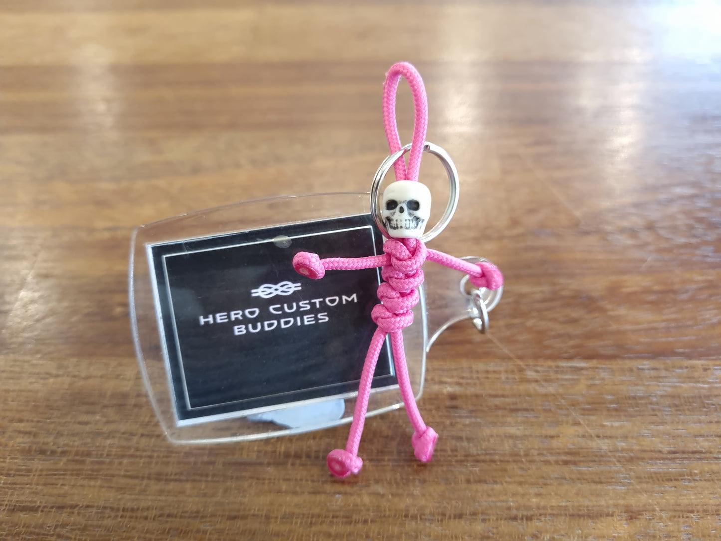 Bright Pink Skull Micro Paracord Buddy