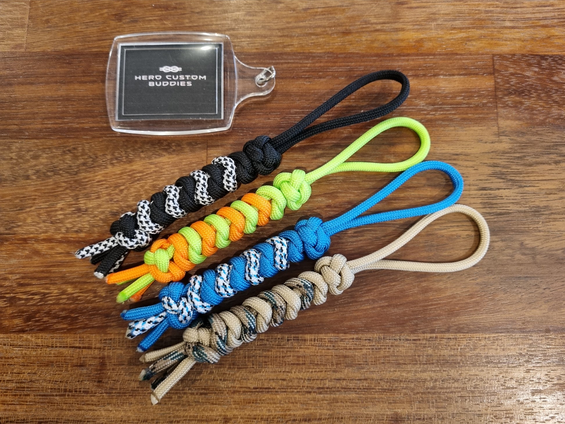 Pair of Duo Coloured Snake Knot Paracord Lanyard Keychain – Hero