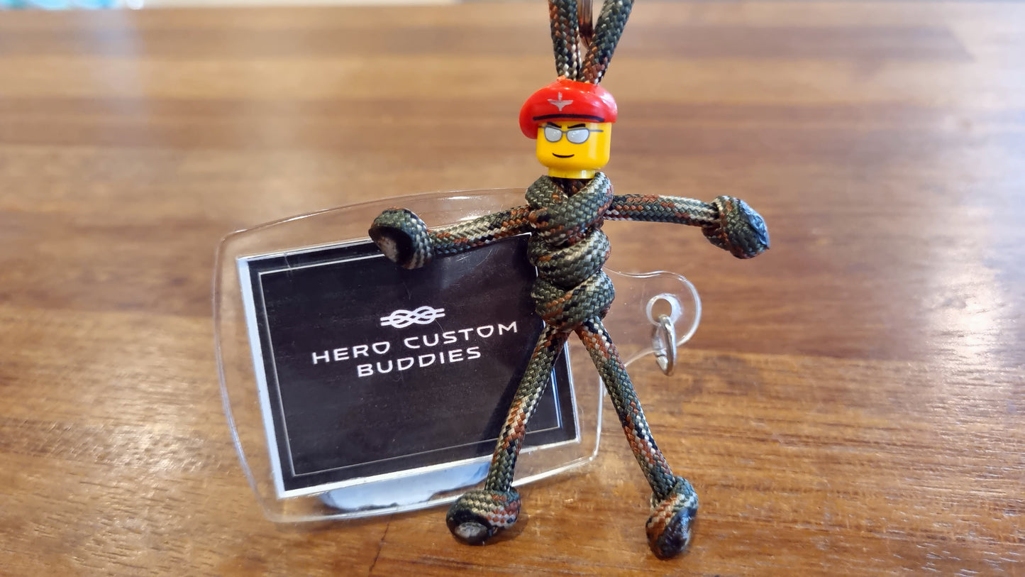 Army soldier keychain made with paracord and red beret with emblem building block