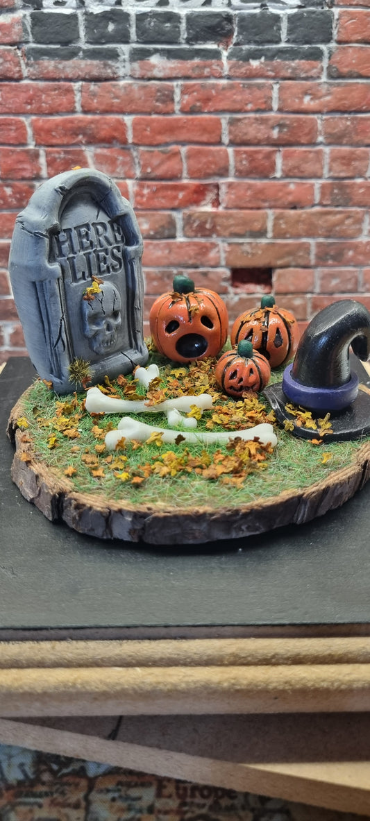 Halloween Diorama Graveyard Scene Ornament - Here Lies Tombstone