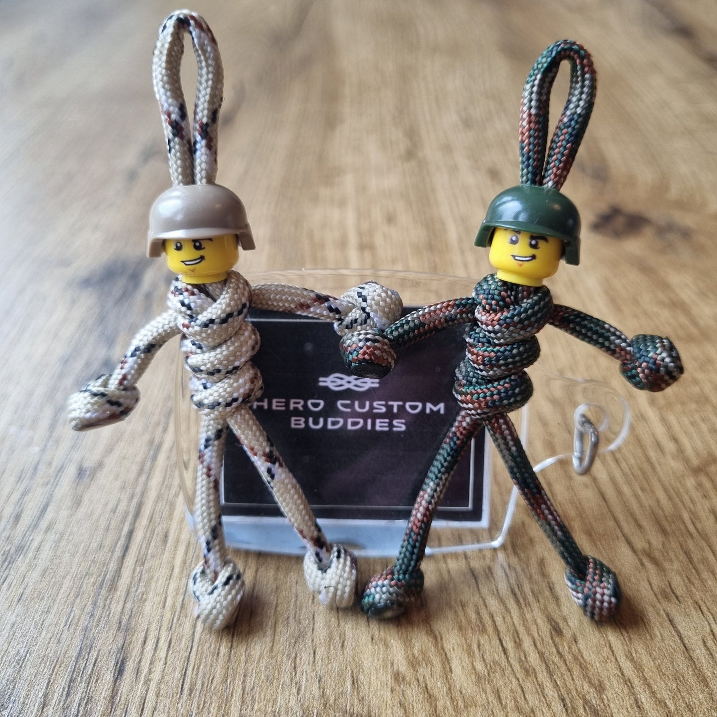Army Soldier Paracord Buddy Keychain - Green Or Beige Helmet