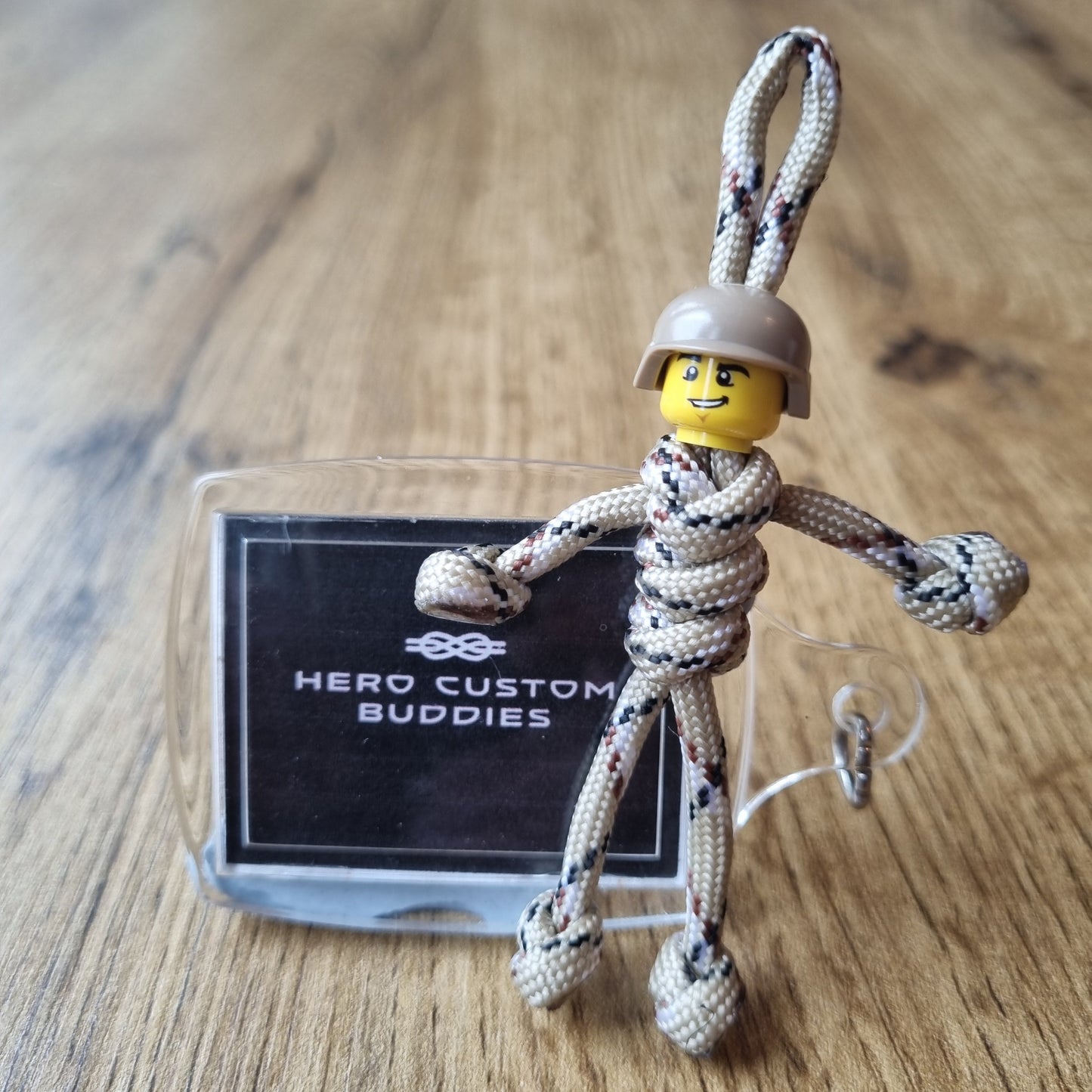 Army Soldier Paracord Buddy Keychain - Green Or Beige Helmet