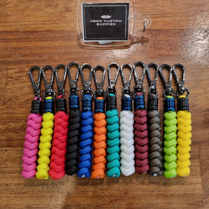 Simple Minimalist Snake Knot Paracord Keychain