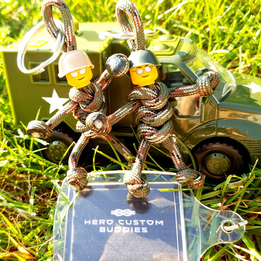 Army Soldier Paracord Buddy Keychain - Green Or Beige Helmet