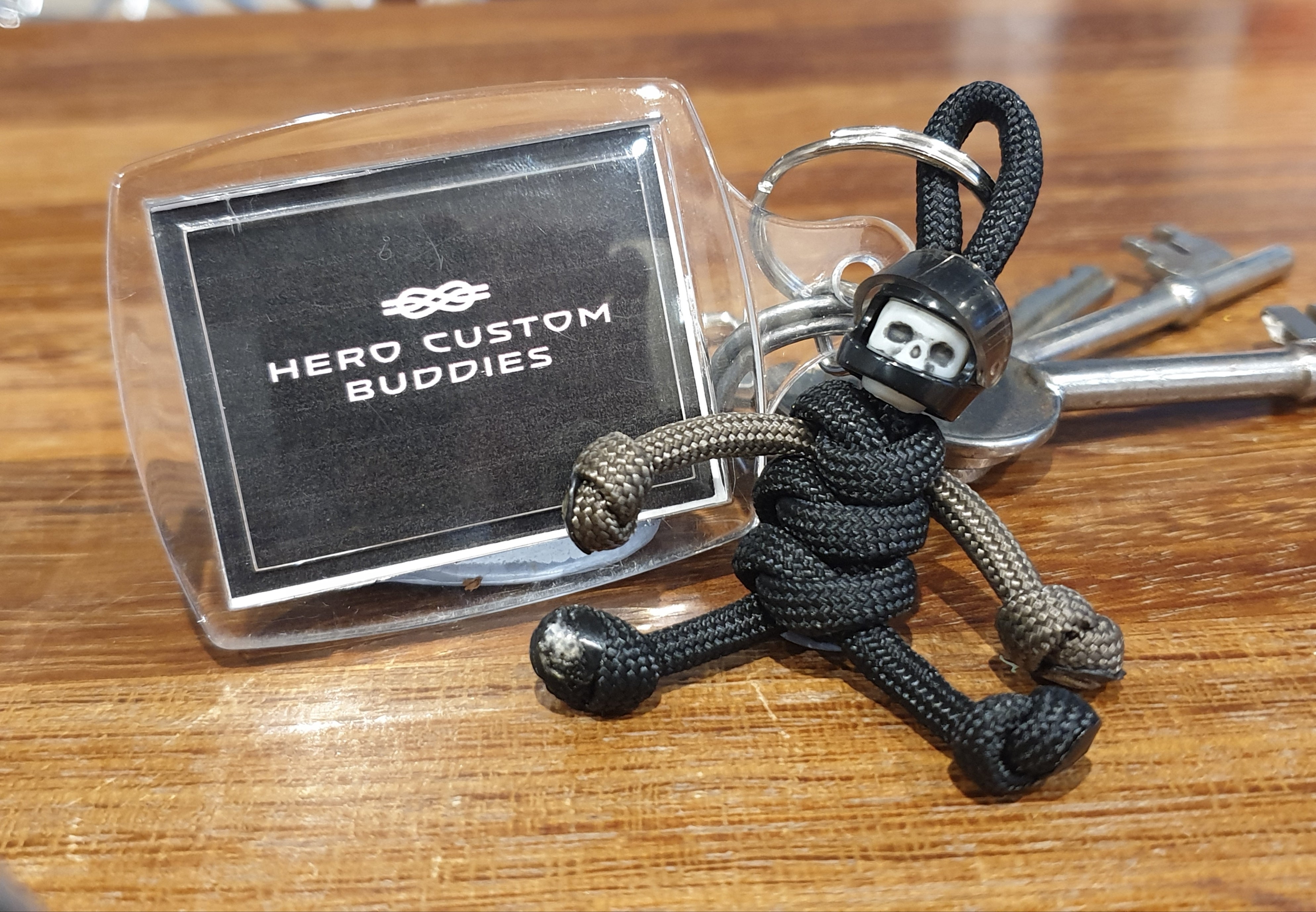 Skull Biker Buddy Black And Grey Paracord Keychain – Hero Custom Buddies
