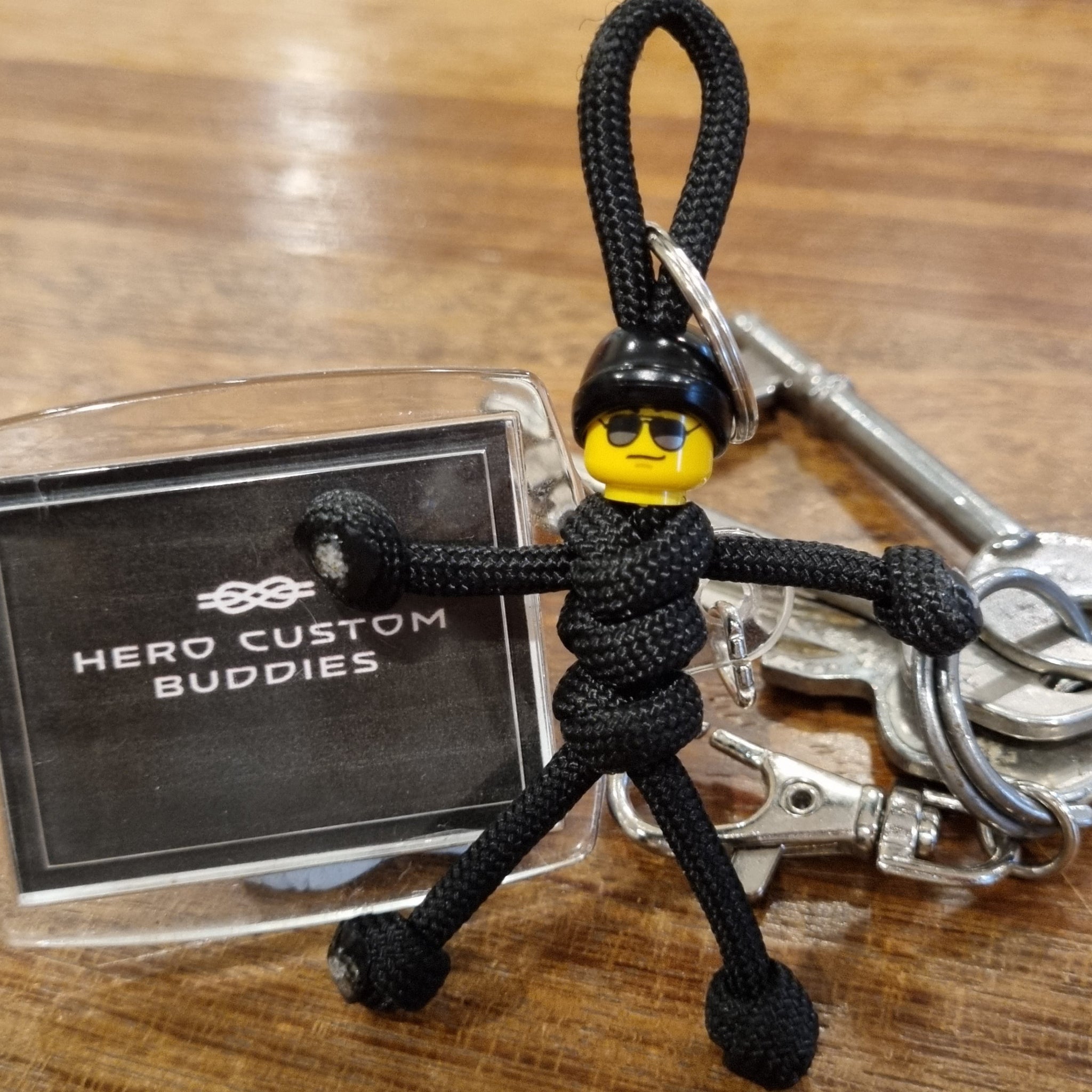 Security Guard Paracord Buddy Keychain – Hero Custom Buddies