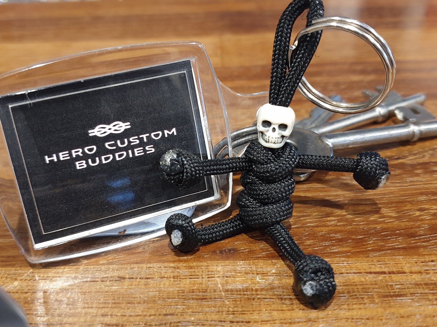 Skeleton Paracord Buddy Keychain